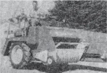 ??  ?? Gary French’s first ‘unofficial’ day at work in 1959 – with his Dad Earl on the New Holland Haycruiser 178 (photo courtesy The Gippsland Farmer.