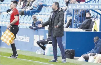  ?? ATLÉTICO BALEARES ?? Gesto de extrañeza de Juanma Barrero con su actual equipo, el Atlético Baleares.