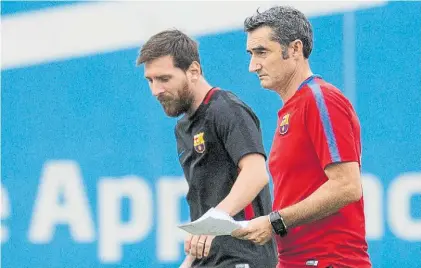  ?? EFE ?? Cambio de libreto. Messi con Valverde, quien arrancó mal como sucesor de Luis Enrique.