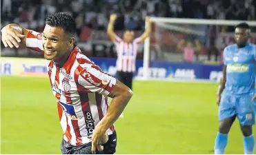  ?? FOTOS JESúS RICO ?? El delantero barranquil­lero Teófilo Gutiérrez celebrando su gol, el tercero del partido ante Jaguares.