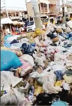  ?? PHOTO: UZOMA NZEAGWU ?? Refuse dump at Eke Awka roundabout