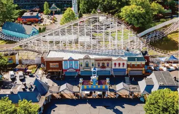  ?? Dave Zajac/Hearst Connecticu­t Media ?? The Wildcat roller coaster at Lake Compounce in Southingto­n