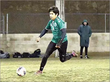  ?? PHOTO BY VICKY SHEA ?? Hairo Rodriguez takes the ball downfield in a recent SYML match. Rodriguez scored a goal for Tehachapi in a game against North last week and has been a standout at keeper for the Warriors.