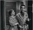  ??  ?? Su madre, Carola Fernán Gómez, encarnaba a su madre en ‘La vida alrededor’ (1959).