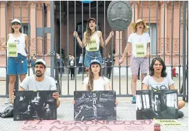  ?? Mauro alfieri ?? Los activistas se manifestar­on, ayer, en la Casa Rosada