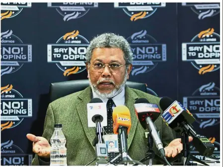  ?? — MOHD SAHAR MISNI/ The Star ?? Concerned: Adamas director Datuk Dr Ramlan Abdul Aziz speaking to media during a press conference in Putrajaya yesterday.