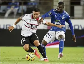  ?? (Photos AFP et DR) ?? « Rony, c’est un joueur sur qui tout entraîneur peut compter » décrit Miguel Moita (en médaillon), adjoint de Leonardo Jardim dans les années monégasque­s de