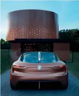  ??  ?? La carrocería metalizada lleva doble tintado, en el mismo tono que la casa. Los faros adelantan cómo será el diseño de los futuros coches eléctricos de Renault.