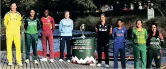  ?? ?? SUNE Luus (2nd from right) of South Africa and other captains pose with the ICC World Cup trophy in New Zealand. Picture: ICC