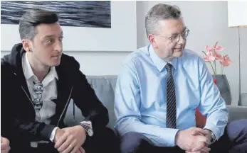  ?? FOTO: DPA ?? Nicht sein Präsident: Mesut Özils DFB-Karriere endet mit einer Attacke auf DFB-Boss Reinhard Grindel.