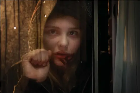  ?? PARAMOUNT PICTURES ?? Chloë Grace Moretz stars in the moody vampire film “Let Me In.”