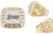  ?? Goldin.co ?? Herencia familiar
Kobe Bryant le regaló a su padre Joe el primer anillo de campeón que consiguió como jugador de los Lakers, una joya de oro y diamantes