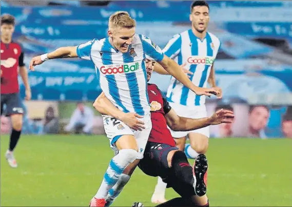  ?? FOTO: EFE ?? Odegaard, el faro de la Real estuvo muy lejos de su mejor nivel en el regreso a la competició­n.