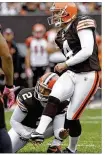  ?? TONY DEJAK / ASSOCIATED PRESS 2010 ?? A Pro Bowl selection in 2012, Phil Dawson began his career with the Browns when the team returned to Cleveland in 1999.