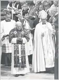  ??  ?? The Pope and the Archbishop in Canterbury Cathedral in May 1982