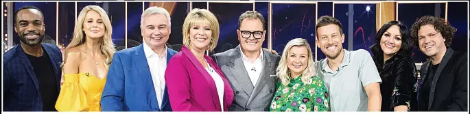  ??  ?? A Brucie bonus..Carr with tonight’s stars, from left, Ore and Portia Oduba, Eamonn Holmes, Ruth Langsford, Rosie and Chris Ramsey, Martine McCutcheon and Jack McManus