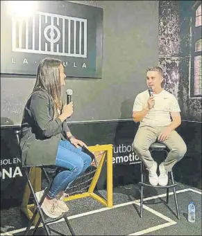  ?? FOTO: A.PÉREZ ?? Jonatan Giráldez, con Laia Coll (RAC1), durante la presentaci­ón de su campus