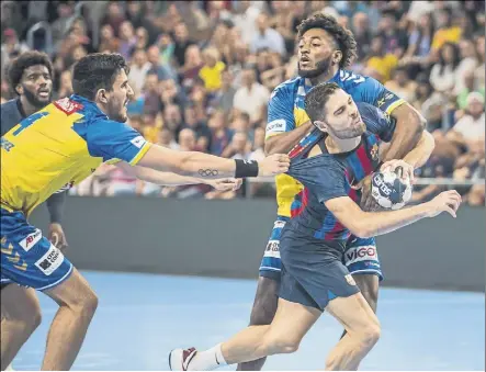  ?? Foto: PERE PUNTÍ ?? El jugador esloveno del Barça Blaz Janc, en el partido de la Champions League 2022-2023 contra el Kielce en el Palau Blaugrana