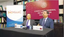  ?? TANIA NAVARRO U-T ?? A la izquierda, Carlos González, cónsul general de México en San Diego y Arnulfo Manríquez, presidente y CEO de MAAC, en 2019.