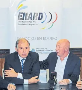  ??  ?? Werthein y el secretario mac Allister