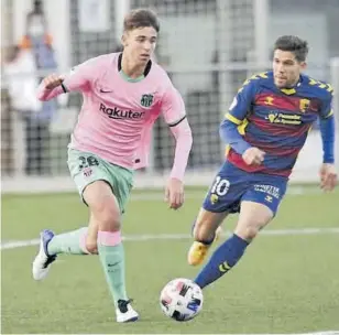  ?? FCB ?? Nico González dejará de jugar con el dorsal `28' para empezar a lucir el `20': será él quien ocupe la última ficha del filial, dado que Ilaix Moriba seguirá a caballo entre el Barça B y el primer equipo
//