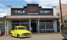  ?? JIM BYERS FOR THE TORONTO STAR ?? Talk Story is a marvellous bookstore in the quiet Kauai town of Hanapepe.