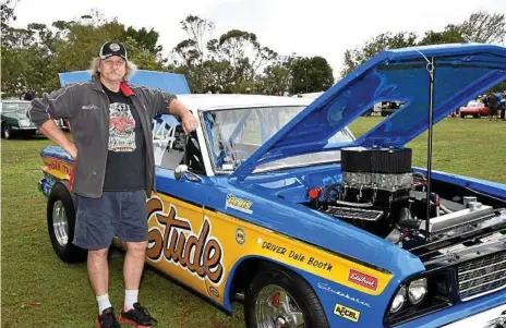  ?? Photos: Bev Lacey ?? RESTORED CAR: Dale Booth with his 1970s Studebaker called the Dude Stude.