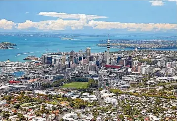  ??  ?? Auckland is less dense than other sprawling cities, such as Los Angeles.