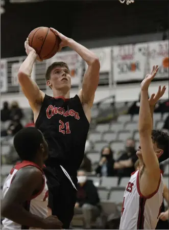  ?? PAUL DICICCO — FOR THE NEWS-HERALD ?? Chardon’s Brady Toth shoots Feb. 26at Perry.