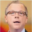  ?? LIAM RICHARDS/THE CANADIAN PRESS ?? Saskatchew­an Premier Brad Wall, left, remains Canada’s most popular premier, while Manitoba’s Greg Selinger is the least popular.