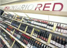  ?? BOB TYMCZYSZYN/STANDARD FILE PHOTO ?? While the U.S. government hopes to allow its wine industries increased access to the Canadian markets as a result of NAFTA renegotiat­ions, Ontario industry officials are looking for at least protection.