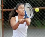  ?? TANIA BARRICKLO — DAILY FREEMAN FILE ?? Vyda VanDenburg capped a 12-0 season at fourth singles and now has a 25-match win streak.