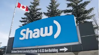  ?? JEFF MCINTOSH/THE CANADIAN PRESS FILES ?? Shaw has seen its best quarterly performanc­e in five years with cable subscriber numbers. It credited its highspeed Internet and its BlueSky TV for helping retain clients.