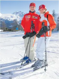  ??  ?? Michaelov omiljeni hobi je skijanje. U nekoliko navrata čak su i Ferrarijev­e bolide predstavlj­ali – na snijegu