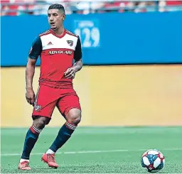  ??  ?? MEDIO. Bryan Acosta es habitual titular del Dallas FC.