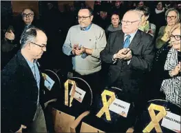  ?? TONI ALBIR / EFE ?? Turull davant la butaca buida de Puigdemont ahir a Berga