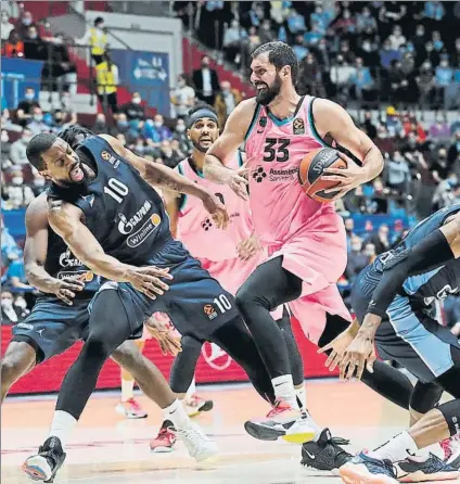  ?? FOTO: EFE ?? Nikola Mirotic, ala-pívot del Barça, en acción en este plaoff de cuartos de final de la Euroliga ante el Zenit