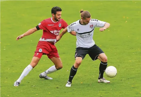  ?? FOTO: SAMLA ?? Beim 1:0-Sieg im Ligaspiel gegen Rot-Weiß Oberhausen gehörte Dennis Chessa zur Startelf des KFC Uerdingen. Zuletzt saß der Abwehrspie­ler zumeist nur auf der Bank. Morgen soll er den verletzten Christian Dorda auf der linken Abwehrseit­e ersetzen.