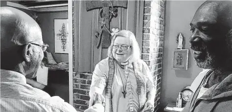  ?? Karen Pulfer Focht / Religion News Service ?? Mother Gillian Klee celebrates Mass with a small group of guests at Constance Abbey, a refuge for the homeless in Memphis, Tenn.