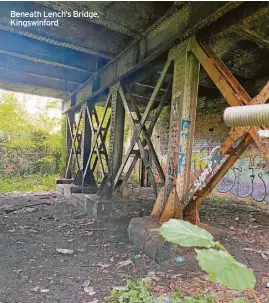  ?? ?? Beneath Lench’s Bridge, Kingswinfo­rd