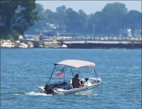  ?? Tyler Sizemore / Hearst Connecticu­t Media file photo ?? The State Bond Commission on Friday approved $1.2 million for the maintenanc­e dredging of Westcott Cove in Stamford.