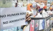  ?? AFP FILE ?? ▪ People from the Sikh community stage a protest against the screening of the film, Nanak Shah Fakir, in Amritsar earlier this week.