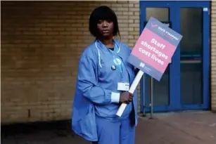  ?? (AFP/Getty) ?? Nurses say patients are dying because of staff shortages