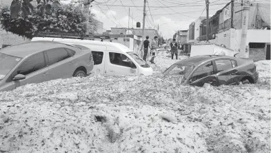  ?? CORTESÍA : ANTONIO MIRAMONTES ?? Granizada que azotó el sur de la Zona Metropolit­ana en junio de 2019.