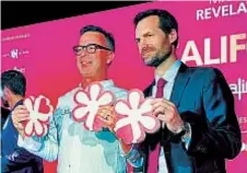  ?? ?? PAM KRAGEN Addison chef-director William Bradley (left) receives his third Michelin star from Gwendal Poullennec of the Michelin Guide in Los Angeles.
U-T