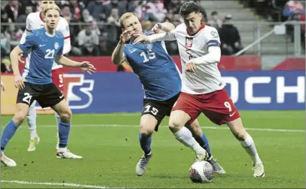  ?? FOTO: GETTY ?? La selección polaca, liderada por Lewandowsk­i, intentará romper el fortín de Cardiff para conseguir un billete de cara a la Eurocopa