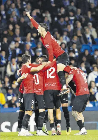 ?? // EFE ?? Los jugadores del Mallorca celebran el gol conseguido por Gio González en la recta inicial de la segunda parte