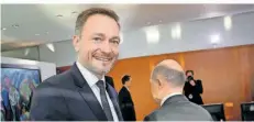  ?? FOTO: BERND VON JUTRCZENKA/DPA ?? Finanzmini­ster Christian Lindner hat für die protestier­enden Bauern am Montag Erleichter­ungen im Gepäck.