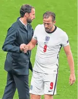  ??  ?? Gareth Southgate was forced to take off the outof-form Harry Kane