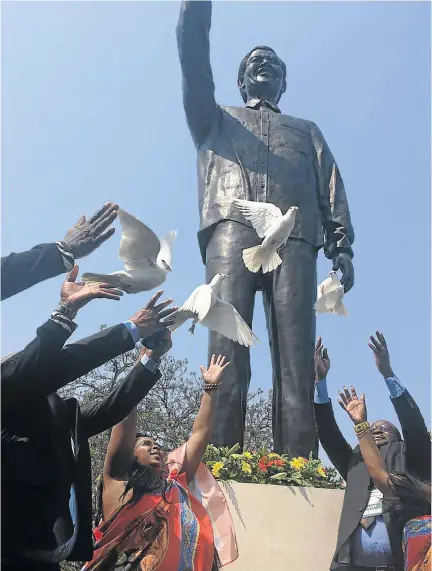  ?? / MANDLA KHOZA ?? Tempers flared in Mbombela, Mpumalanga, after the unveiling of a 6m-high statue of Nelson Mandela on Friday. The DA and EFF questioned money used for the unveiling.